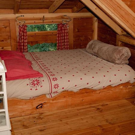 Cabane Perchee Dans Les Arbres Saint-Hilaire-en-Morvan Eksteriør bilde