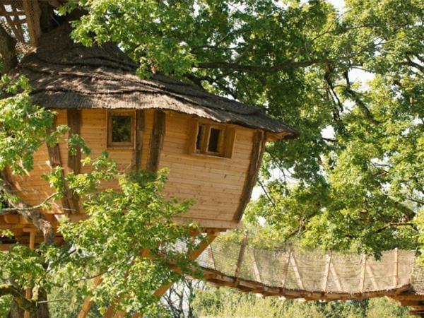 Cabane Perchee Dans Les Arbres Saint-Hilaire-en-Morvan Eksteriør bilde