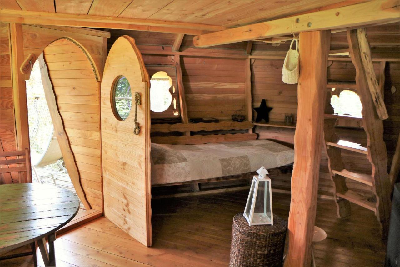 Cabane Perchee Dans Les Arbres Saint-Hilaire-en-Morvan Eksteriør bilde