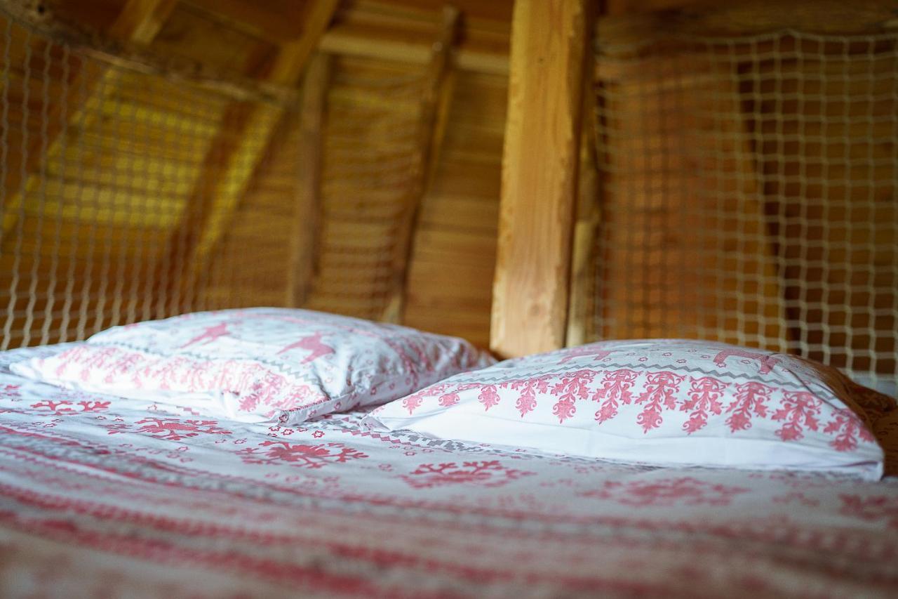 Cabane Perchee Dans Les Arbres Saint-Hilaire-en-Morvan Eksteriør bilde