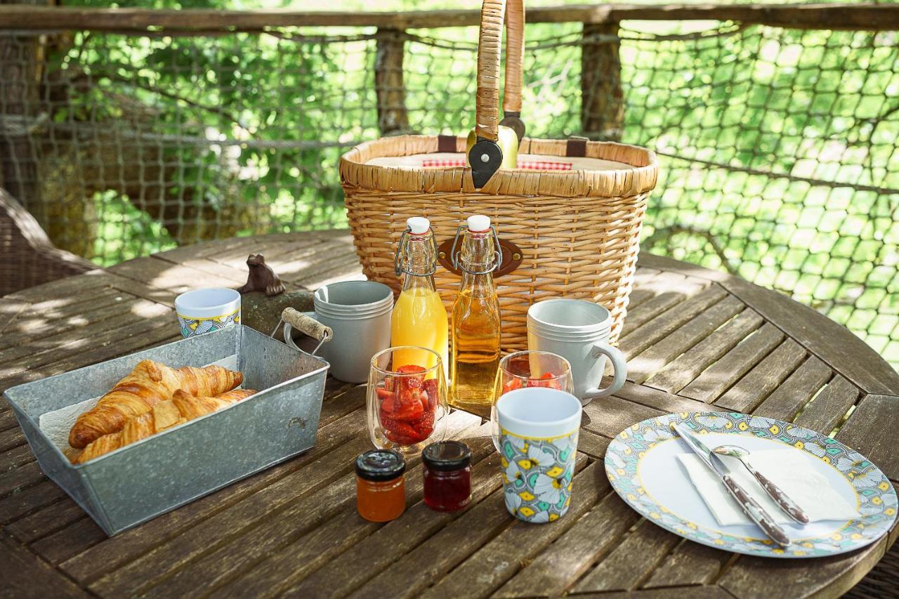 Cabane Perchee Dans Les Arbres Saint-Hilaire-en-Morvan Eksteriør bilde