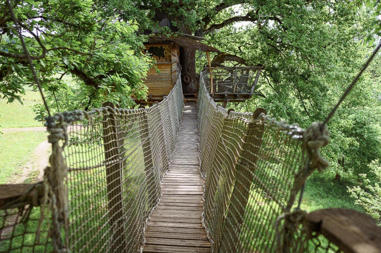 Cabane Perchee Dans Les Arbres Saint-Hilaire-en-Morvan Eksteriør bilde
