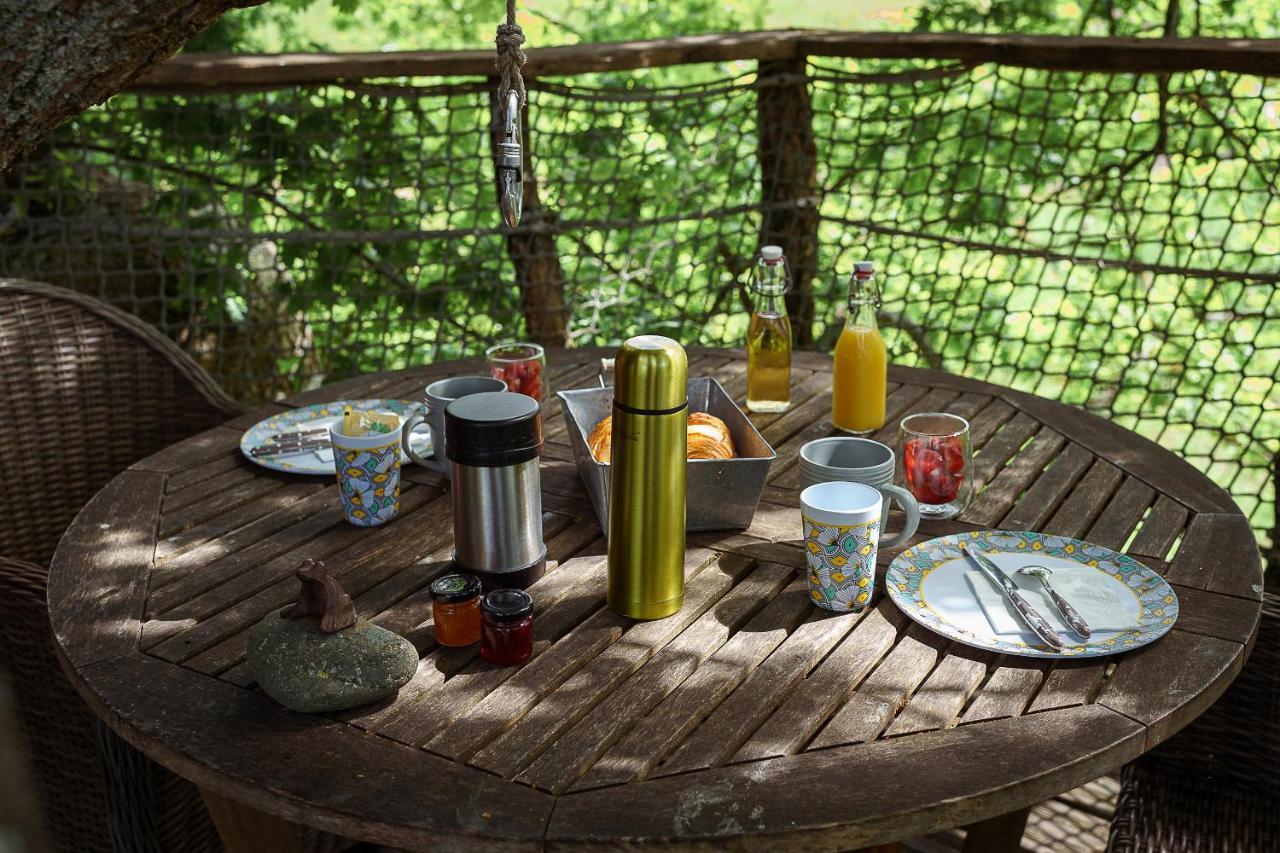 Cabane Perchee Dans Les Arbres Saint-Hilaire-en-Morvan Eksteriør bilde