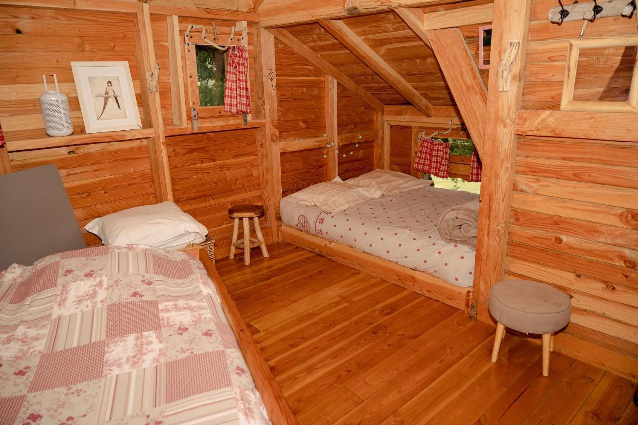 Cabane Perchee Dans Les Arbres Saint-Hilaire-en-Morvan Eksteriør bilde