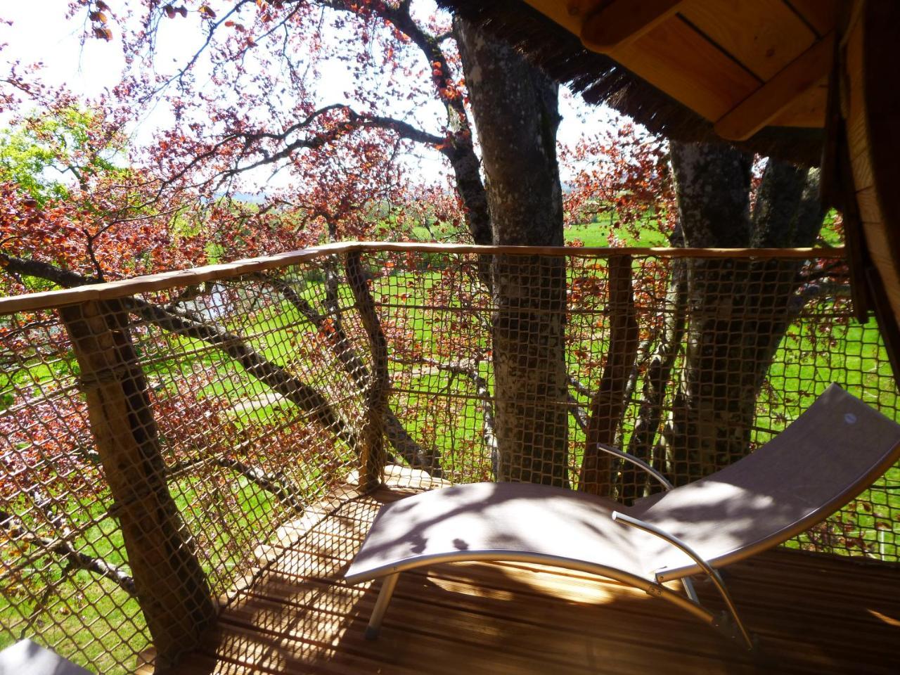 Cabane Perchee Dans Les Arbres Saint-Hilaire-en-Morvan Eksteriør bilde